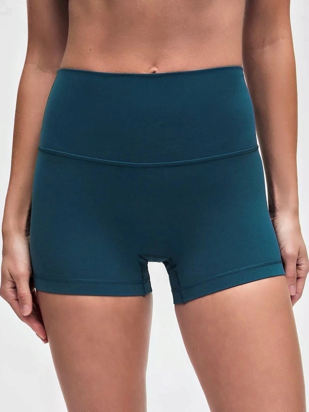 Lululemon Align Shorts (size 6 lengh 4 in color remixed marine) brand new with t